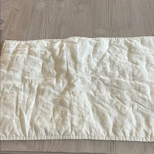 Pottery Barn Belgian flax tufted Quilted sham classic ivory standard size